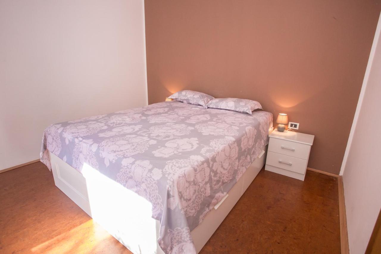 Ema-Dany Apartment โปเรช ภายนอก รูปภาพ