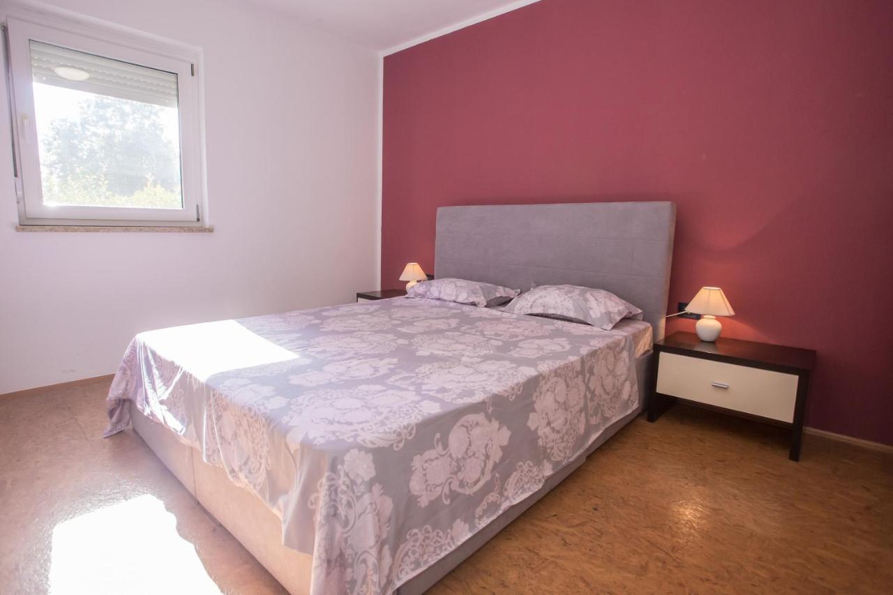 Ema-Dany Apartment โปเรช ภายนอก รูปภาพ
